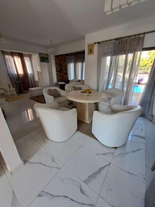Photo of Livingroom in Emba