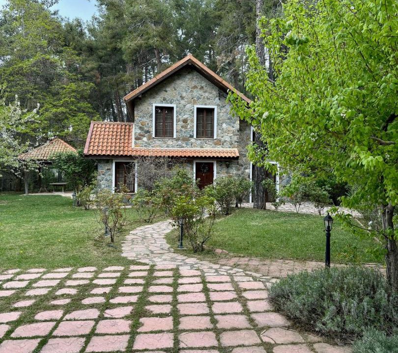 Photo of Others in Platres
