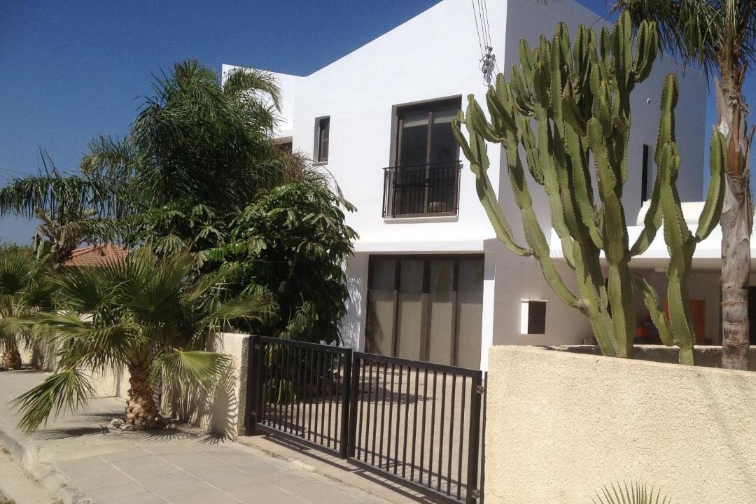 Photo of Buildings in Mazotos