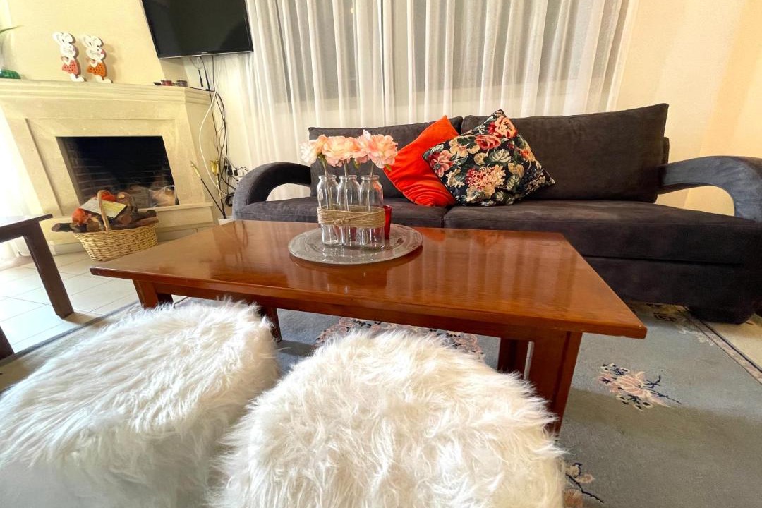 Photo of Livingroom in Pomos