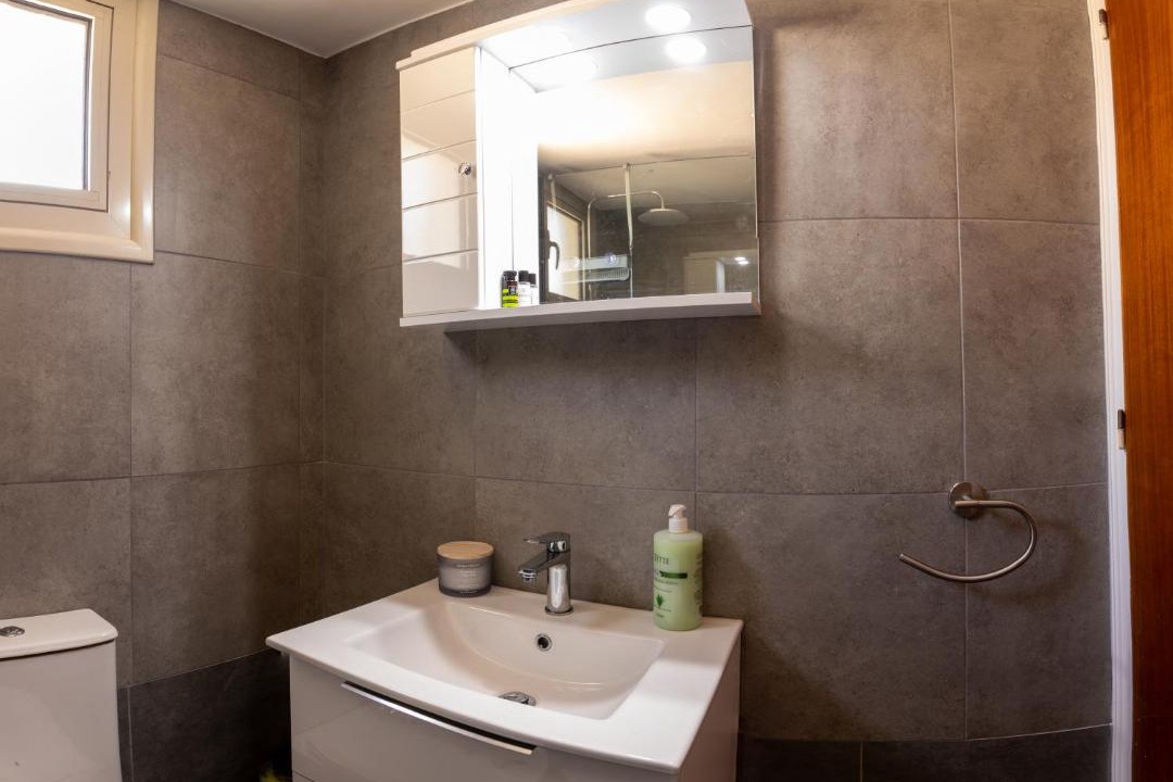 Photo of Bathroom in Meneou