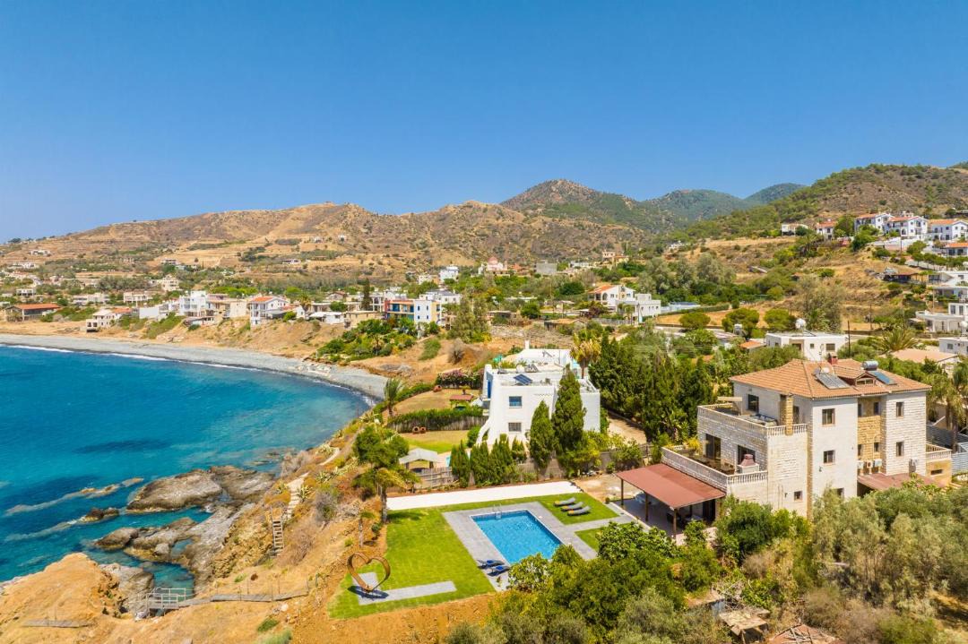 Photo of Outdoor in Pomos