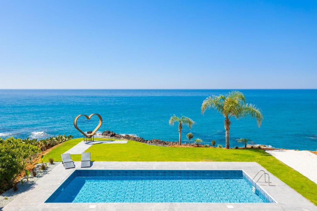 Photo of Outdoor in Pomos