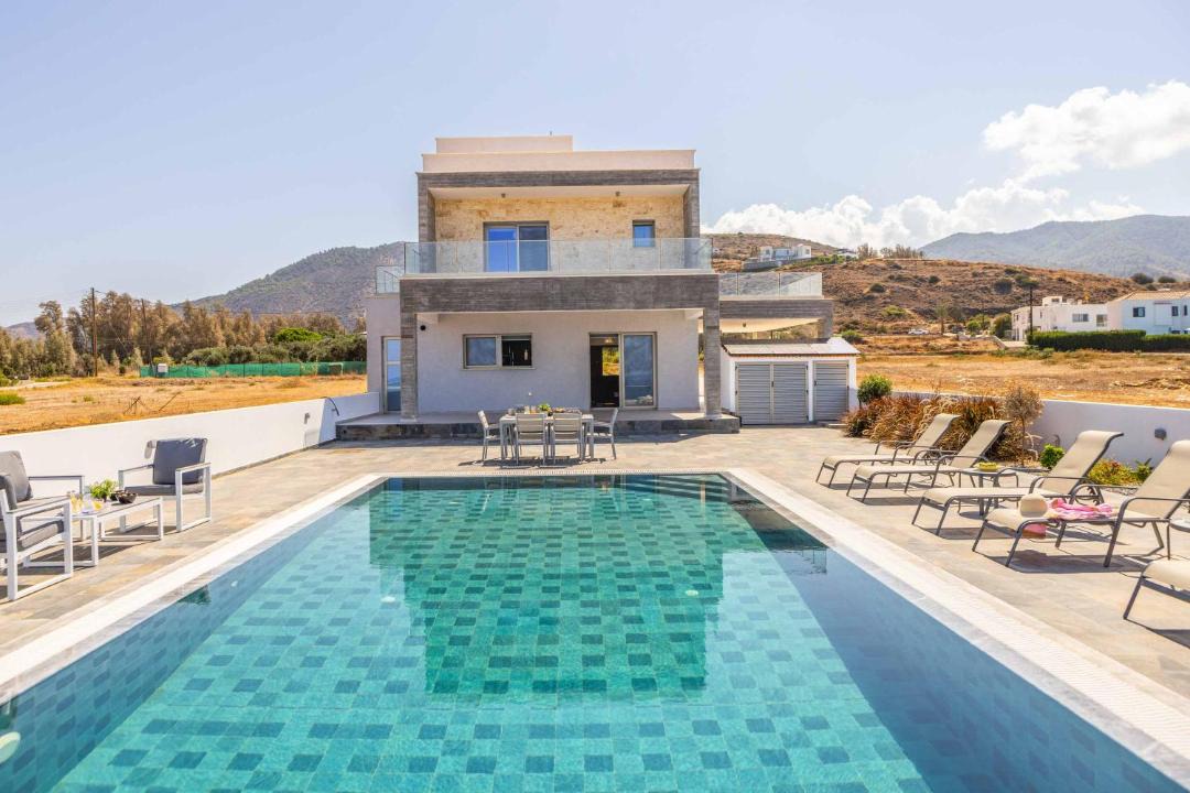 Photo of Outdoor in Pomos