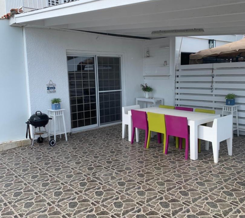 Photo of Buildings in Meneou