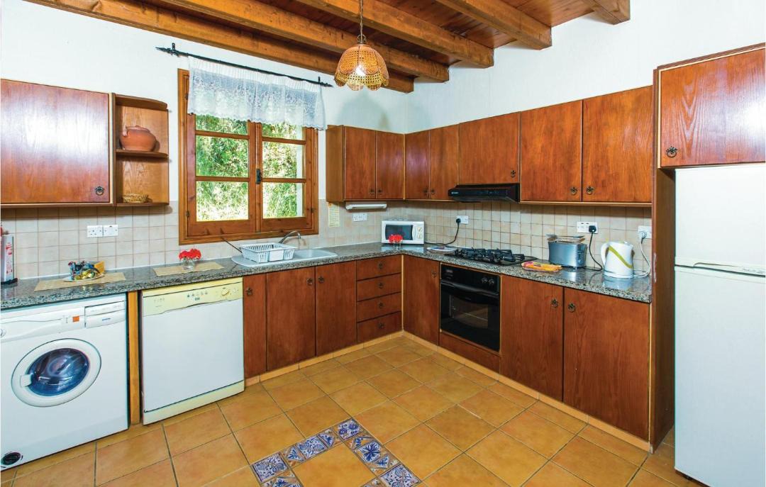 Photo of Kitchen in Miliou