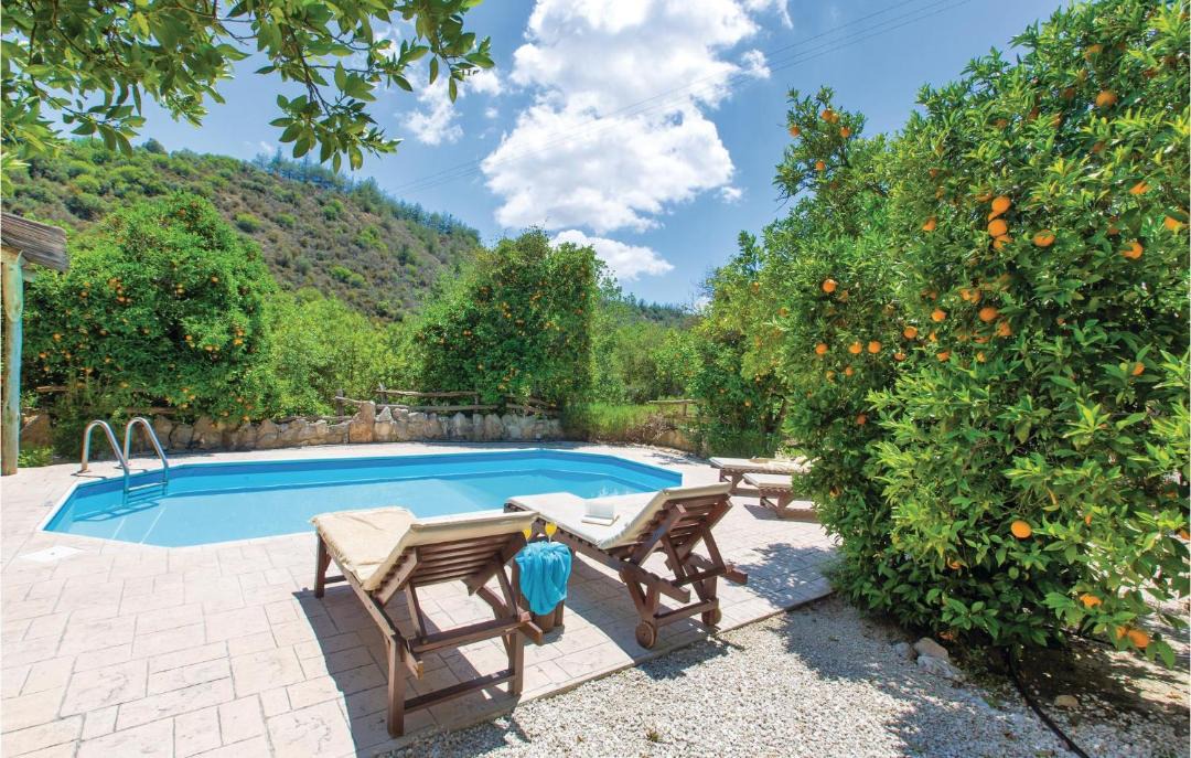 Photo of Outdoor in Miliou