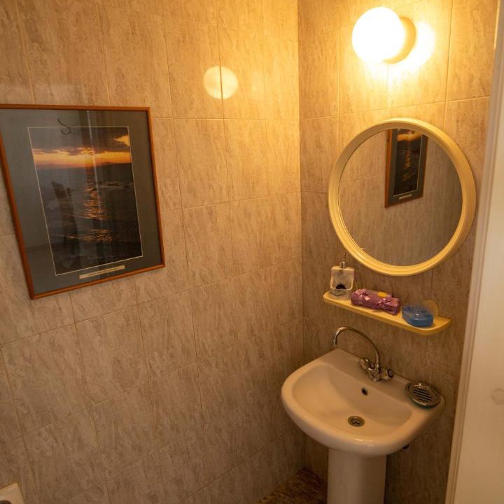 Photo of Bathroom in Polis