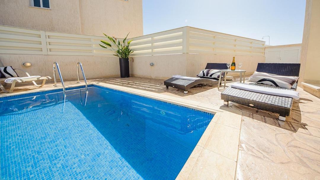 Photo of Patio Balcony in Pernera