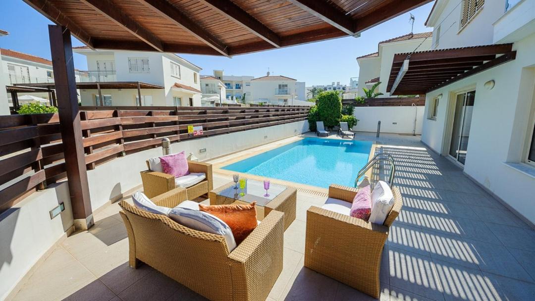 Photo of Patio Balcony in Pernera