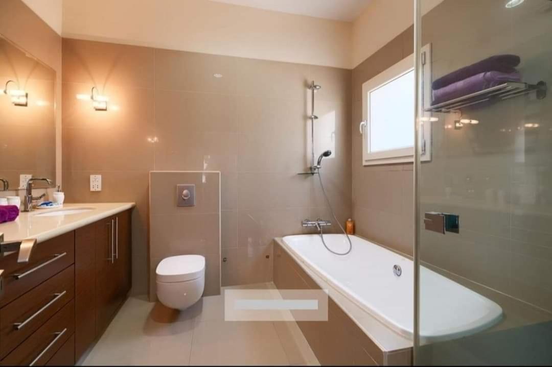 Photo of Bathroom in Universal