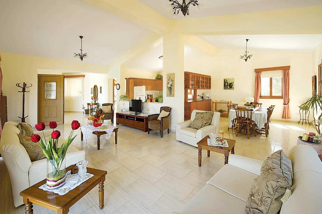 Photo of Livingroom in Latchi