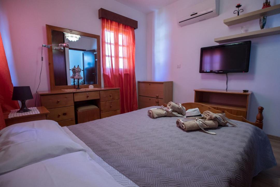 Photo of Bedroom in Droushia