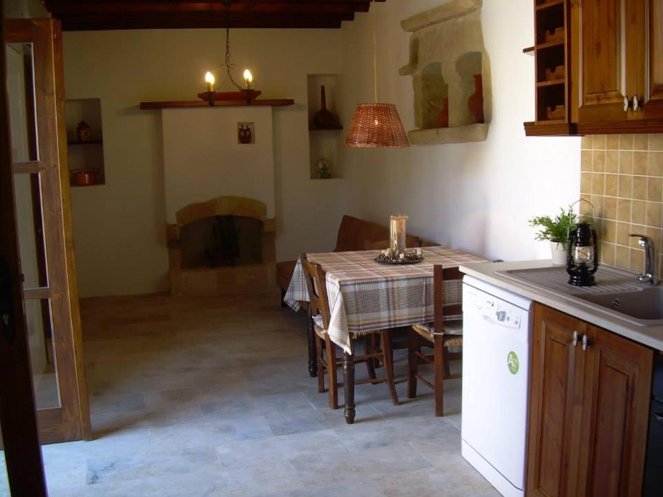 Photo of Kitchen in Kato Akourdalia