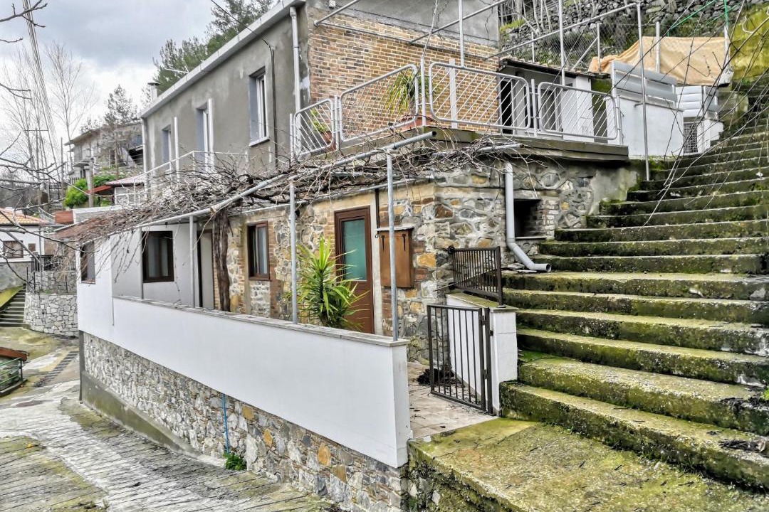 Photo of Buildings in Treis Elies
