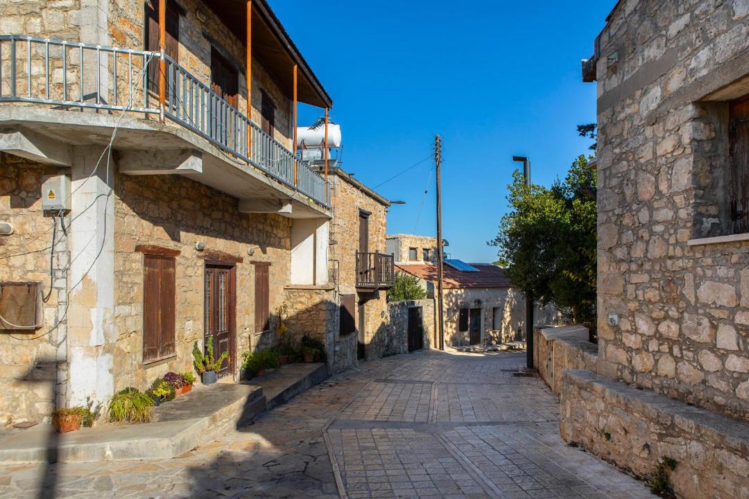 Photo of Buildings in Pano Arodhes