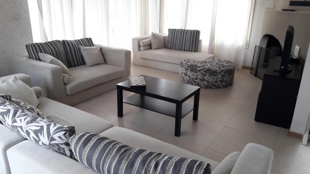 Photo of Livingroom in Politiko