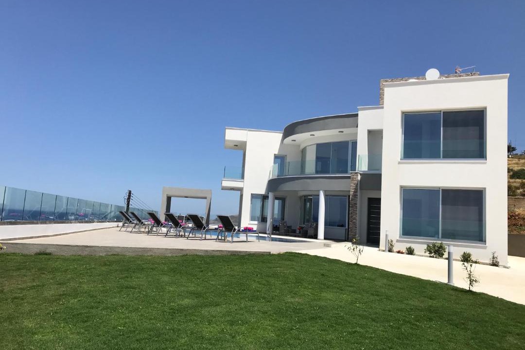 Photo of Others in Pomos