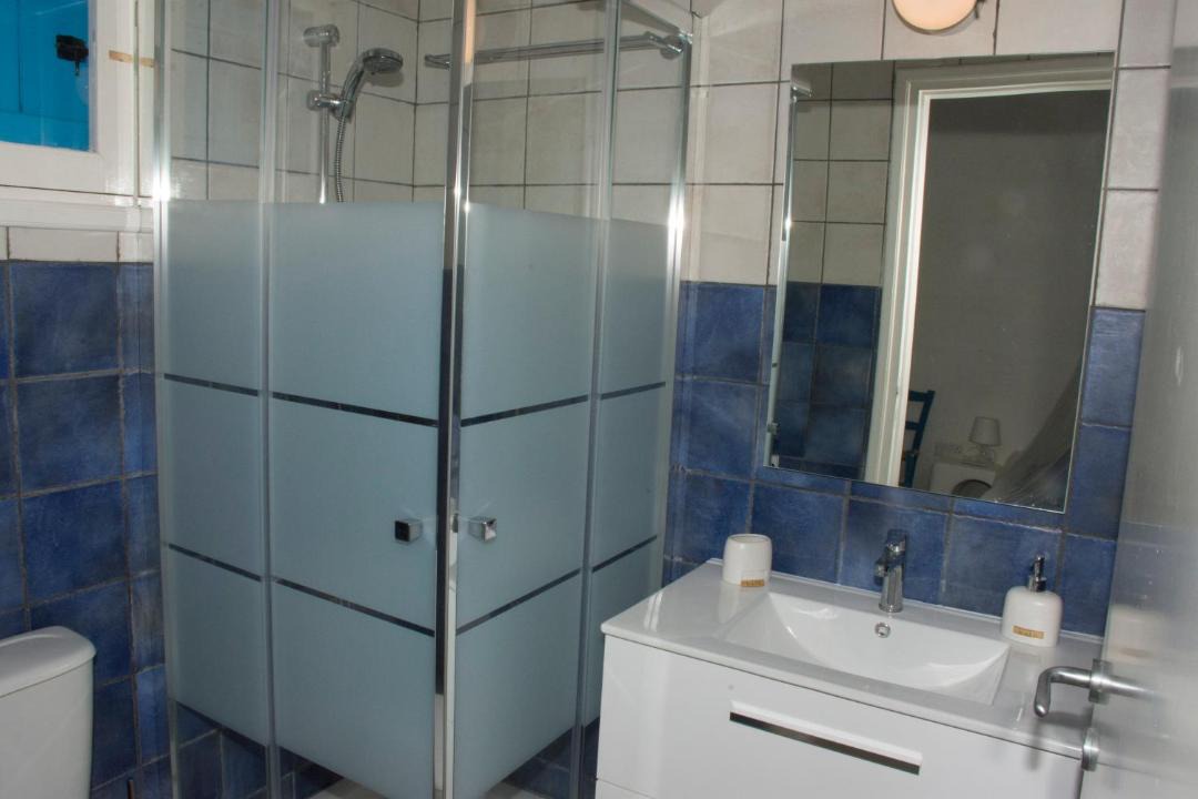 Photo of Bathroom in Pomos