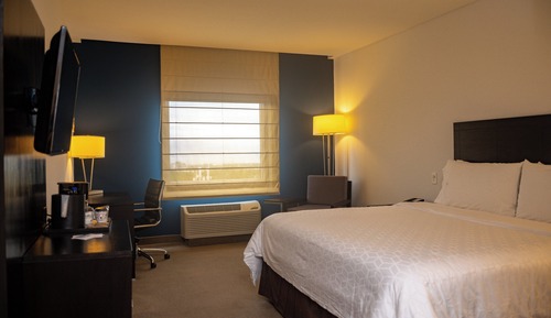 Standard Room, 1 King Bed
