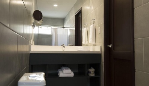 Deluxe Double Room (1 Queen Bed)