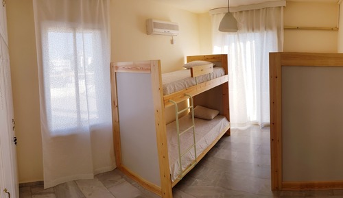 Shared Dormitory, Women only, Shared Bathroom