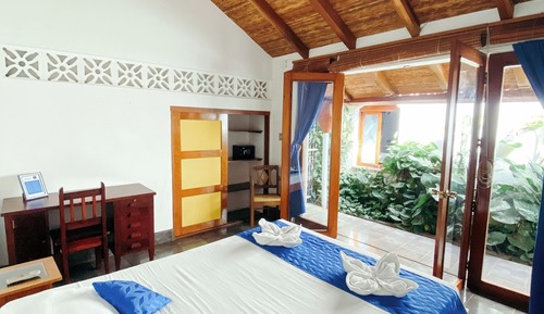 Double Room, 1 Queen Bed, Garden View