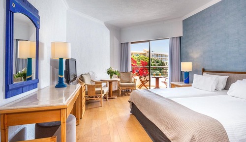 Standard Room, Partial Sea View