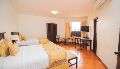 Executive Suite, 2 Bedrooms, Kitchenette