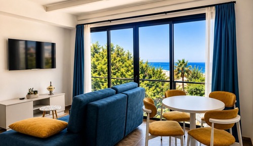 Deluxe Condo, Sea View