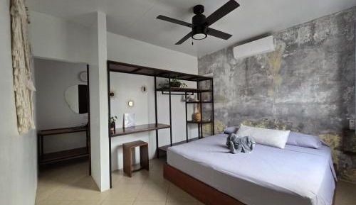 One-Bedroom Apartment with Pool View