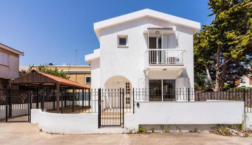 Three-Bedroom Vacation Home 