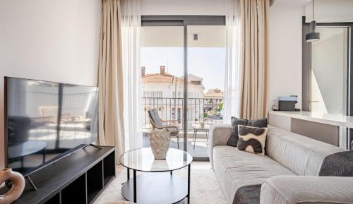 Studio Apartment with Balcony