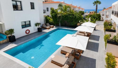 One-Bedroom Maisonette with Sea view