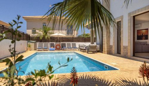 Deluxe Villa