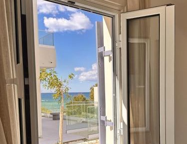 Villa - Beach Front