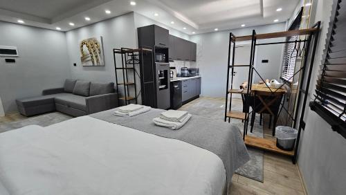 Deluxe King Studio