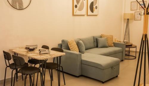 Deluxe One-Bedroom Apartment