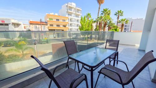 One-Bedroom Apartment with Balcony