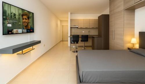 One-Bedroom Apartment
