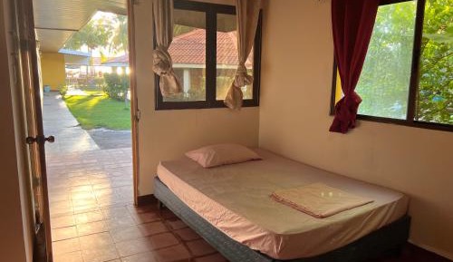Bed in 10-Bed Mixed Dormitory Room