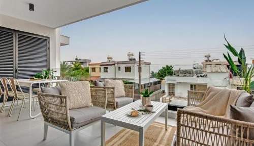 One-Bedroom Apartment with Balcony