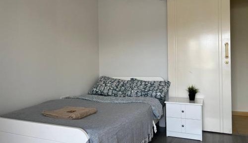 Standard Single Room with Shared Bathroom