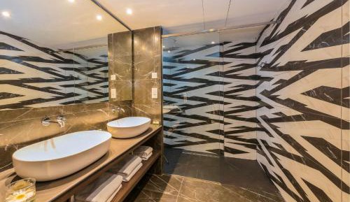Junior King Suite with Pool View