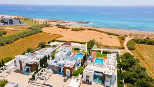 Villa - Beach Front