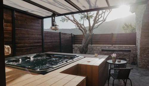 Villa with Garden View
