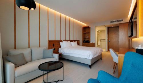 Superior Room with Balcony and Sea View