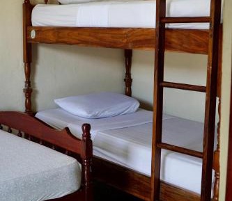 Basic Triple Room with Shared Bathroom