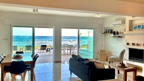 Villa - Beach Front