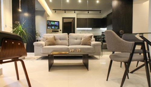 Two-Bedroom Deluxe Apartment with Balcony